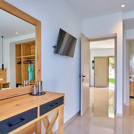 Polgar Corfu Kavvadades